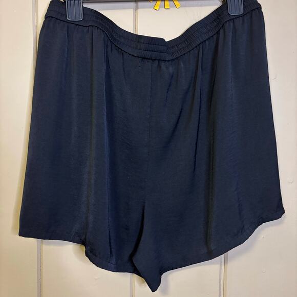 Barefoot Dreams pajama shorts black bow front drawstring extra large - Picture 4 of 4